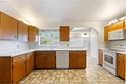 2414 Brockway Rd, Winston, OR 97496 - Photo 25