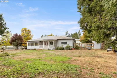 2414 Brockway Rd, Winston, OR 97496 - Photo 15