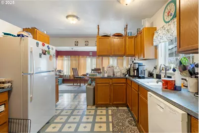 2414 Brockway Rd, Winston, OR 97496 - Photo 9