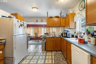 2414 Brockway Rd, Winston, OR 97496 - Photo 9