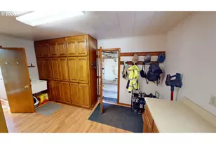 925 7th St, Brookings, OR 97415 - Photo 25