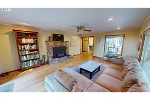 925 7th St, Brookings, OR 97415 - Photo 15