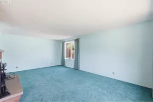 2494 38th St, Springfield, OR 97477 - Photo 5