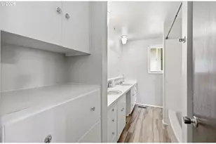 2494 38th St, Springfield, OR 97477 - Photo 15
