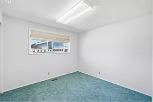 2494 38th St, Springfield, OR 97477 - Photo 13