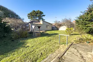 1233 Alabama Ave, Bandon, OR 97411 - Photo 29