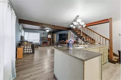 917 Robbins St, Milton-Freewater, OR 97862 - Photo 5