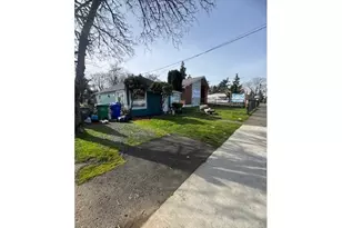 7230 SE Duke St, Portland, OR 97206 - Photo 1