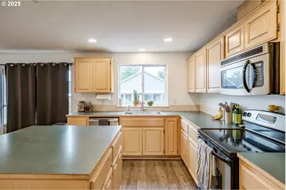 947 Meadowlark Pl, Molalla, OR 97038 - Photo 5