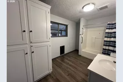 795 Laurel Ave, Reedsport, OR 97467 - Photo 17