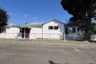 795 Laurel Ave, Reedsport, OR 97467 - Photo 3