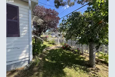 795 Laurel Ave, Reedsport, OR 97467 - Photo 31
