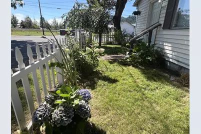 795 Laurel Ave, Reedsport, OR 97467 - Photo 29
