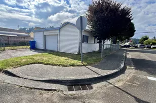 795 Laurel Ave, Reedsport, OR 97467 - Photo 35