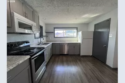 795 Laurel Ave, Reedsport, OR 97467 - Photo 9