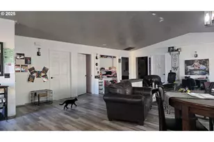 676 58th St, Springfield, OR 97478 - Photo 9