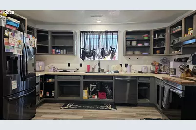 676 58th St, Springfield, OR 97478 - Photo 11