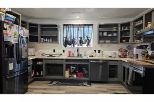 676 58th St, Springfield, OR 97478 - Photo 11