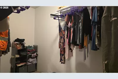 676 58th St, Springfield, OR 97478 - Photo 17