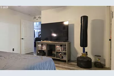 676 58th St, Springfield, OR 97478 - Photo 15