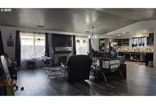 676 58th St, Springfield, OR 97478 - Photo 5