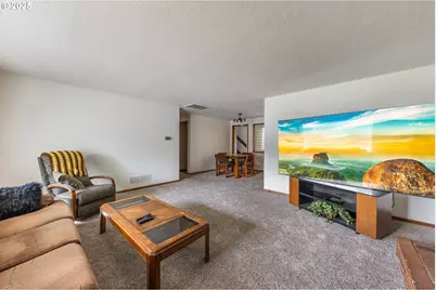 217 NE Chambers Ct, Newport, OR 97365 - Photo 5