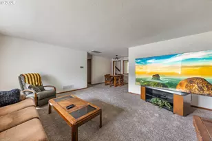 217 NE Chambers Ct, Newport, OR 97365 - Photo 5