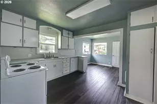 308 1st St, Garibaldi, OR 97118 - Photo 11