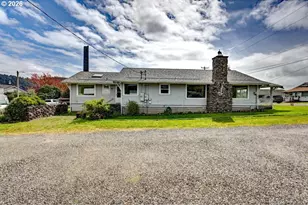308 1st St, Garibaldi, OR 97118 - Photo 25