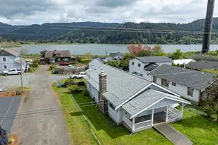 308 1st St, Garibaldi, OR 97118 - Photo 43