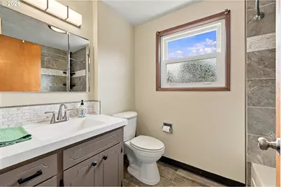 14117 SE Lee Ave, Milwaukie, OR 97267 - Photo 17