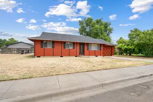 756 NW 1st Ave, Milton-Freewater, OR 97862 - Photo 3