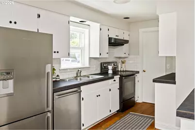6305 N Delaware Ave, Portland, OR 97217 - Photo 9
