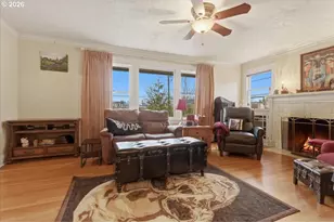 706 W B St, Rainier, OR 97048 - Photo 5