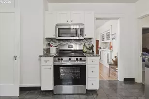 706 W B St, Rainier, OR 97048 - Photo 13