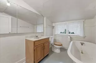 706 W B St, Rainier, OR 97048 - Photo 23