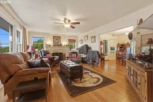 706 W B St, Rainier, OR 97048 - Photo 5