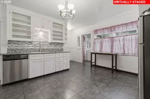 706 W B St, Rainier, OR 97048 - Photo 11