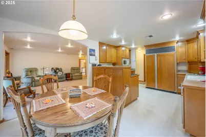 2184 13th St, Florence, OR 97439 - Photo 15