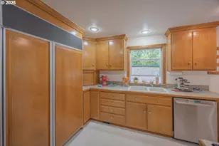 2184 13th St, Florence, OR 97439 - Photo 19