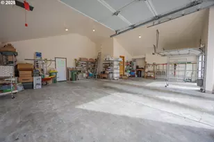 2184 13th St, Florence, OR 97439 - Photo 39