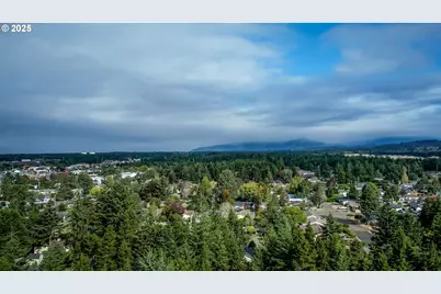 2184 13th St, Florence, OR 97439 - Photo 41