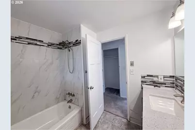 220 NE Cambridge Cir, Corvallis, OR 97330 - Photo 5
