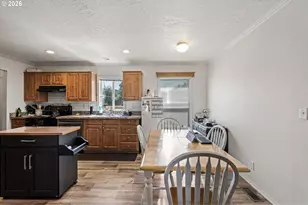 722 S 8th St, Cottage Grove, OR 97424 - Photo 11