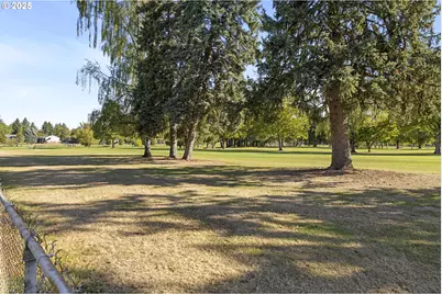 1418 NE Hogan Dr, Gresham, OR 97030 - Photo 41