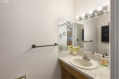 1418 NE Hogan Dr, Gresham, OR 97030 - Photo 17