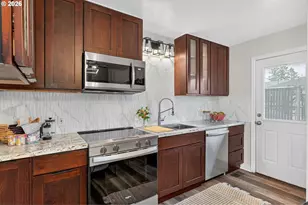 9006 SE Duke St, Portland, OR 97266 - Photo 11
