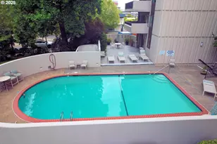 2211 SW 1st Ave, Portland, OR 97201 - Photo 23