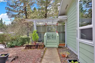 303 Manzanita Dr, Florence, OR 97439 - Photo 7