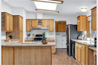 303 Manzanita Dr, Florence, OR 97439 - Photo 13